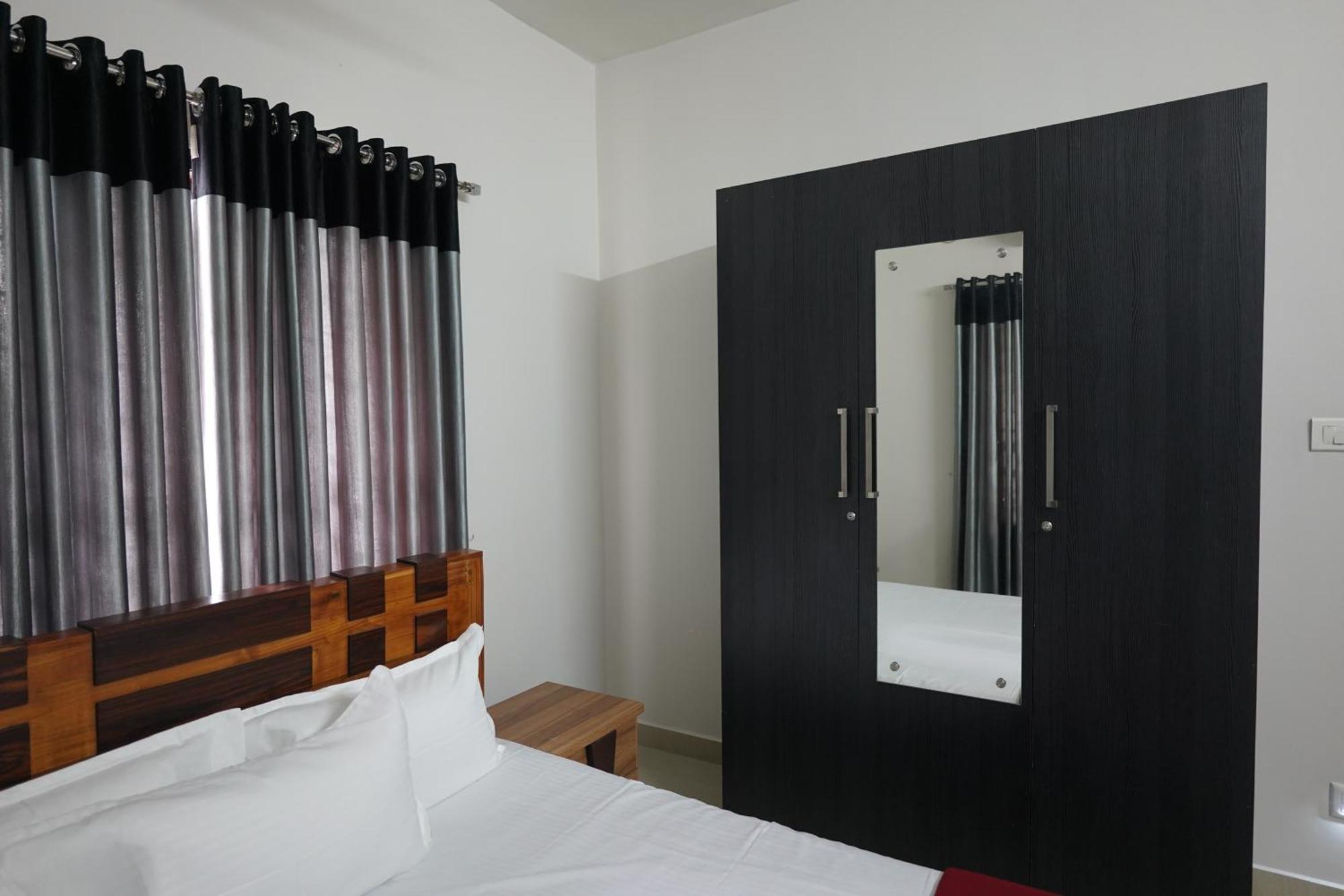 Swapna Home Suites Nedumbassery Kültér fotó
