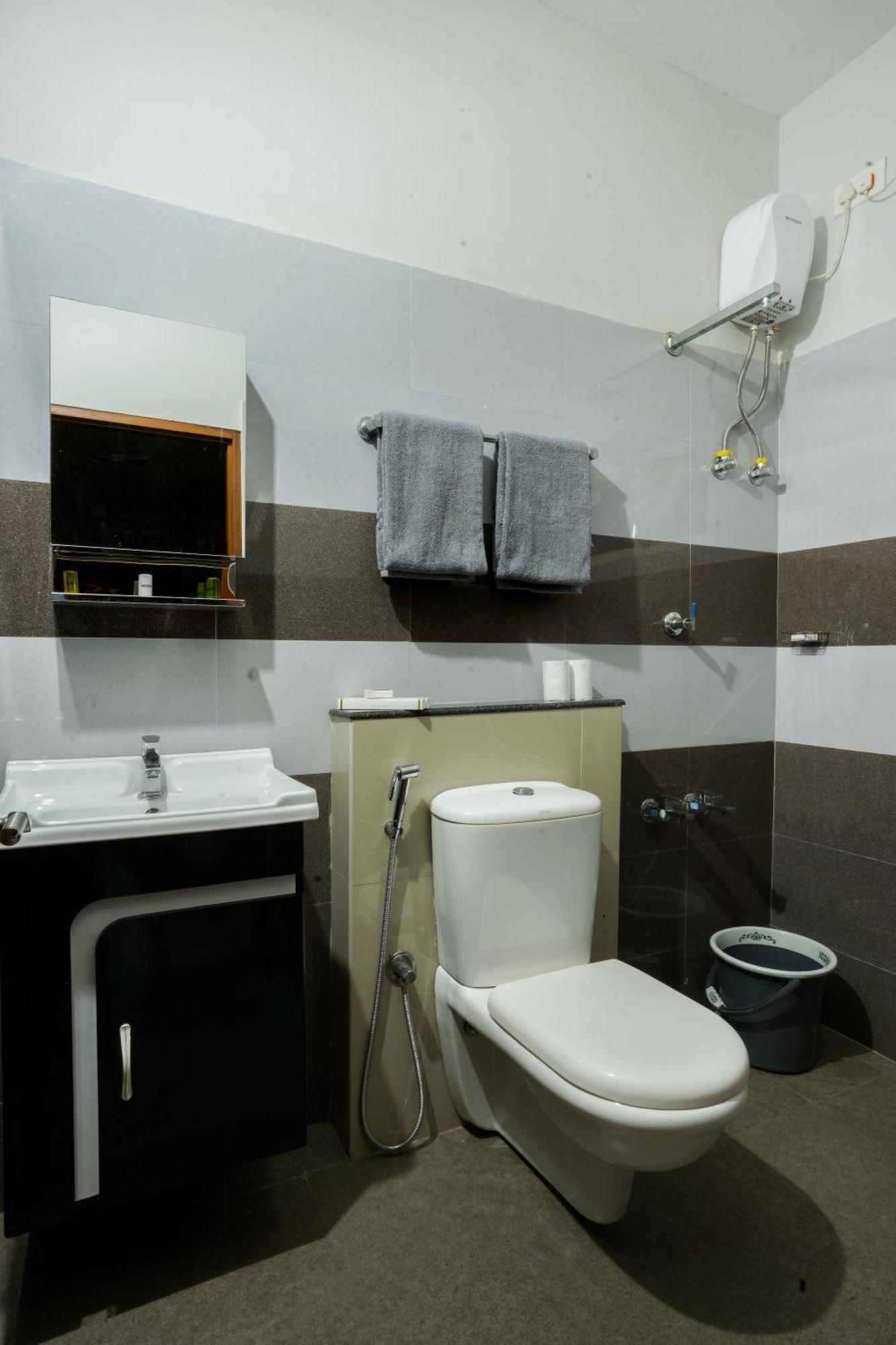Swapna Home Suites Nedumbassery Kültér fotó